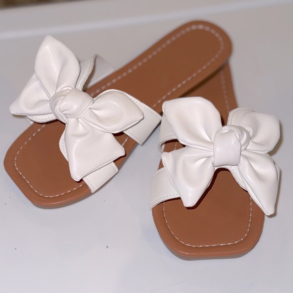 Elegant White Bow Sandals